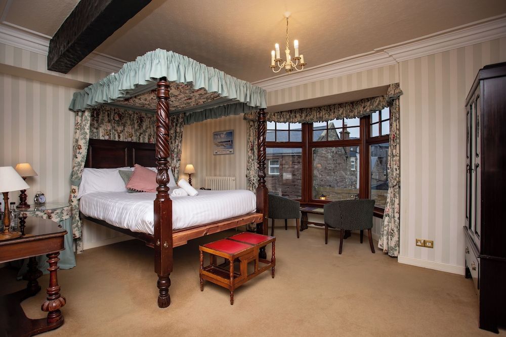 The Olde Ship Inn Superior Double Room 2