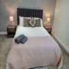 Central Guest Room - En-suite, Parking & Garden