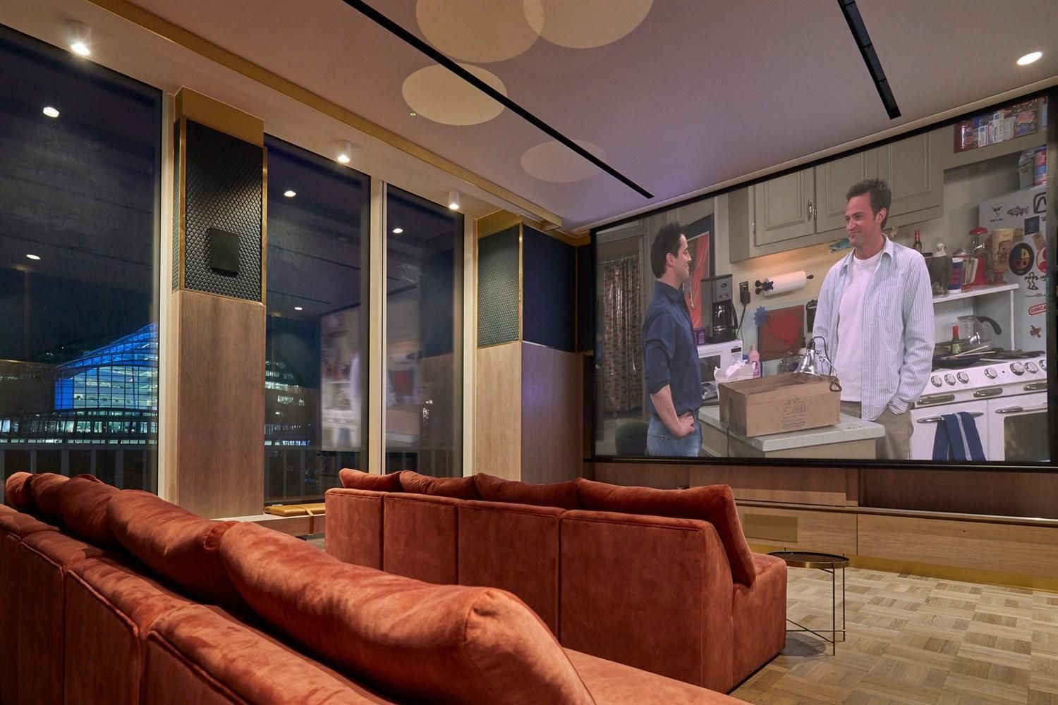 shared lounge/tv area