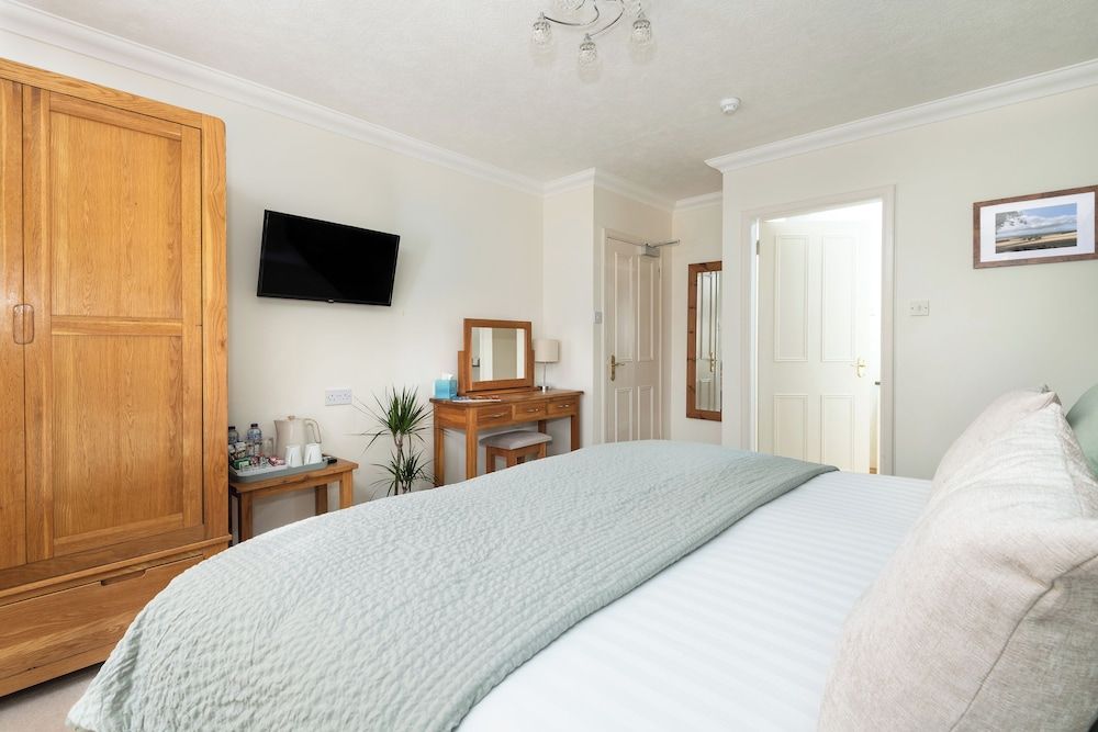 Classic Double or Twin Room, Non Smoking, Valley View