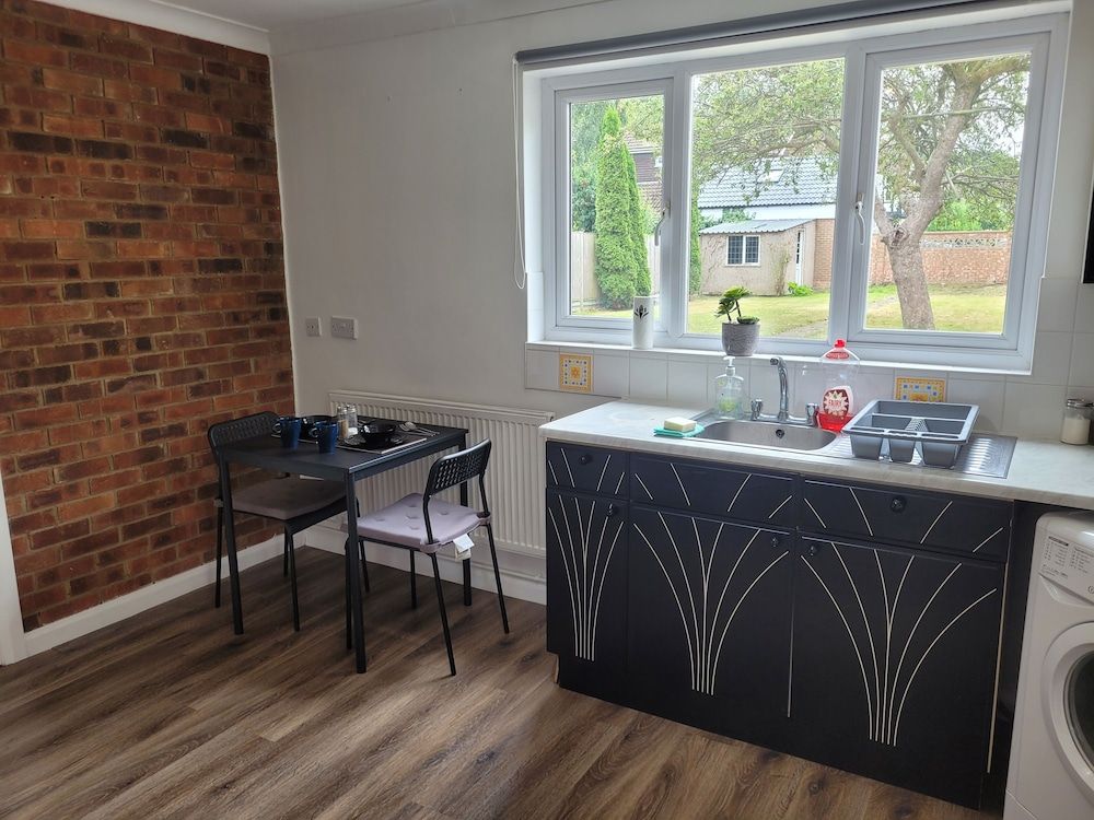 Luton City Escape - Modern 1BR Apartment