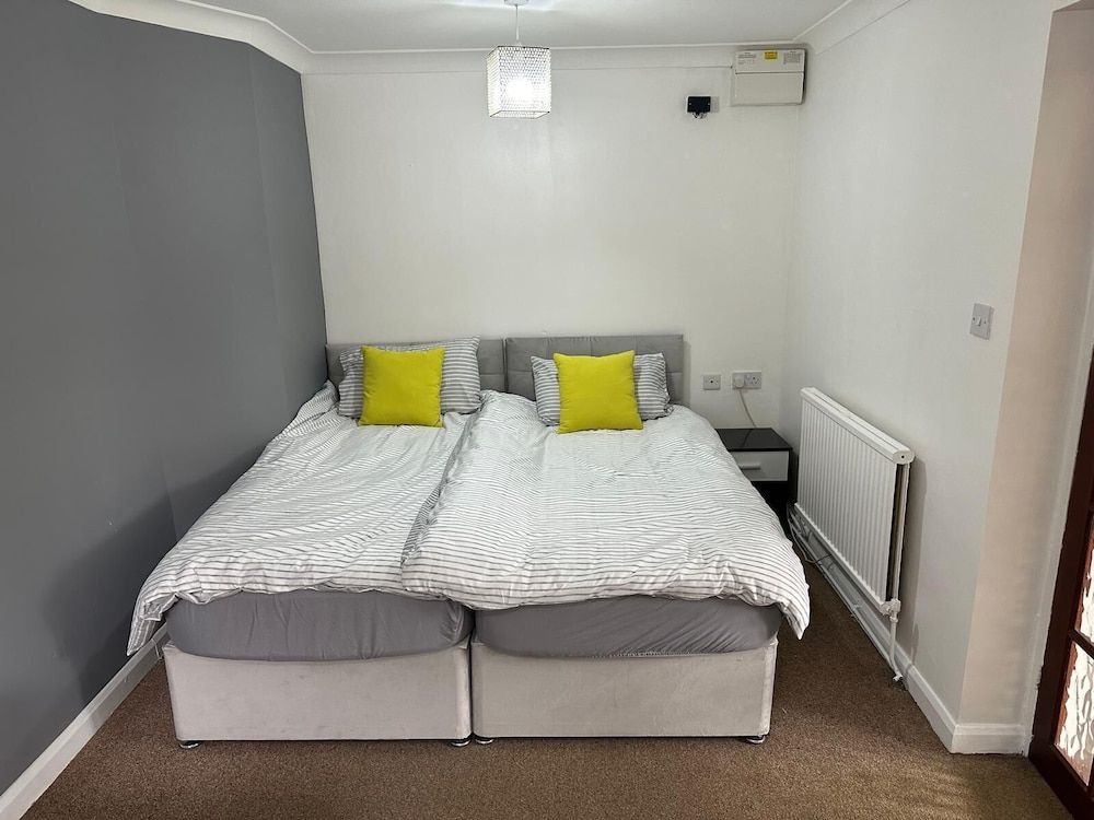 Luton City Escape - Modern 1BR Apartment Apartment 3