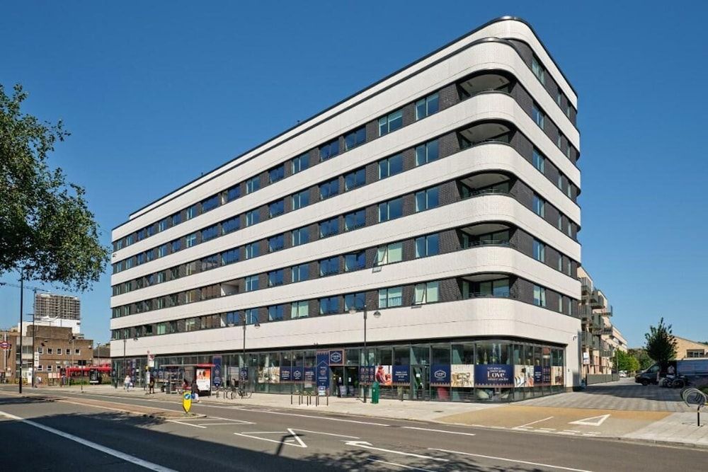 Meadow Lane Retreat - City Center Gem