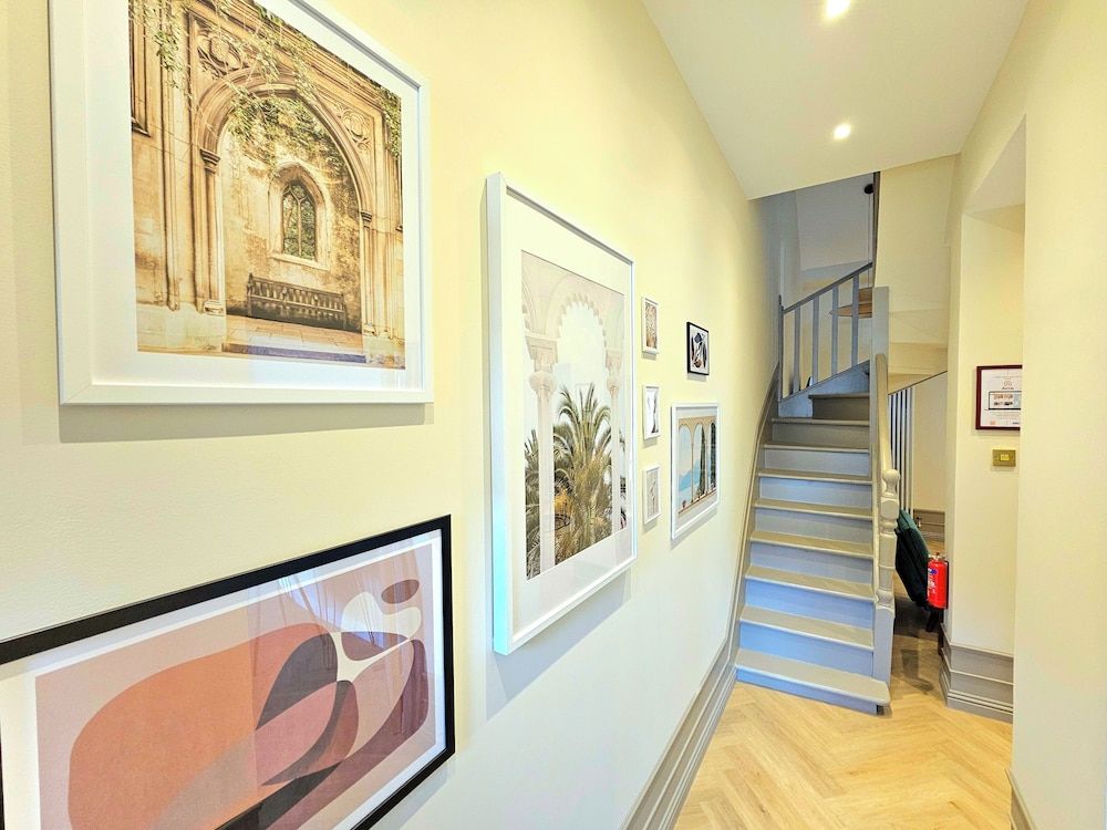 Modern Gem with free parking