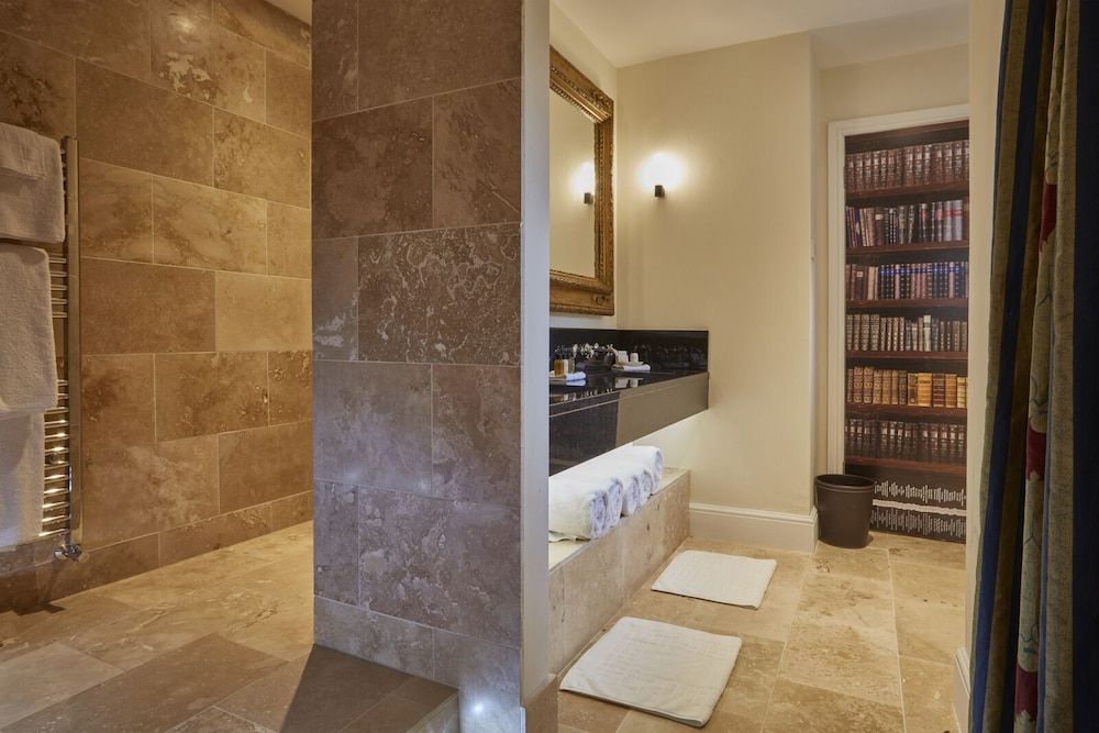 Abbots Grange Manor House Suite, Ensuite (Bishops Suite) 5