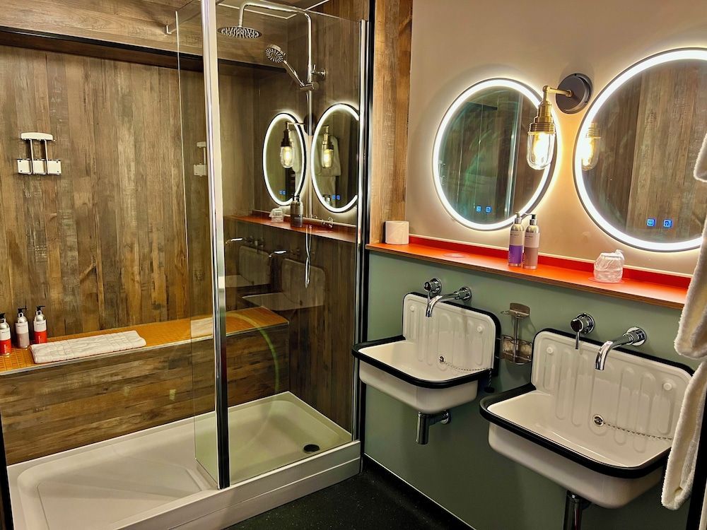 Bike & Boot Peak District Family Double or Twin Room 3