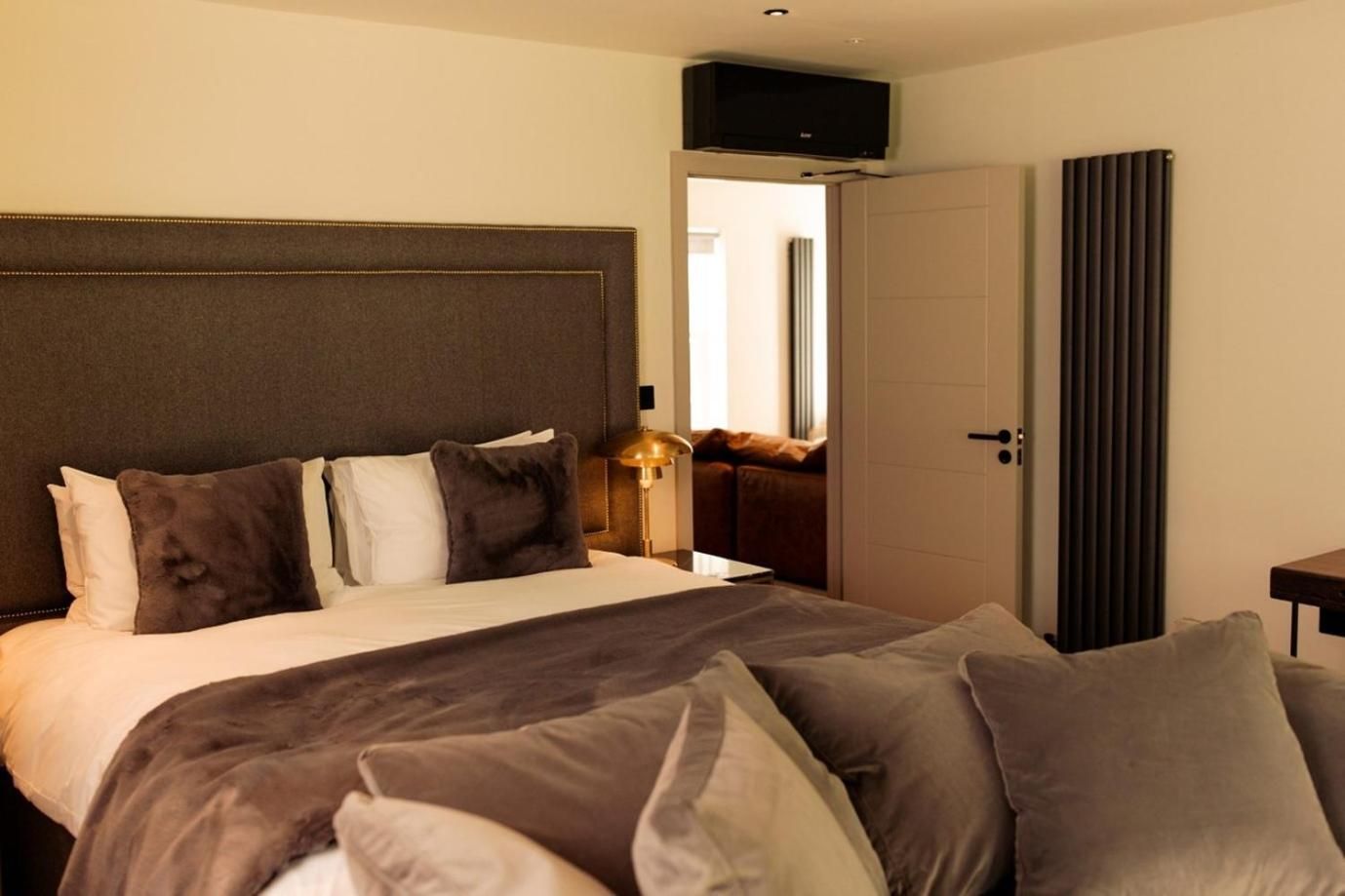 One-Bedroom Apartment with Terrace
