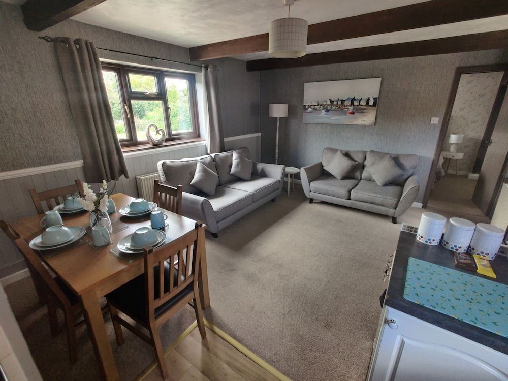 Birds Farm Apartment, 2 Bedrooms 4