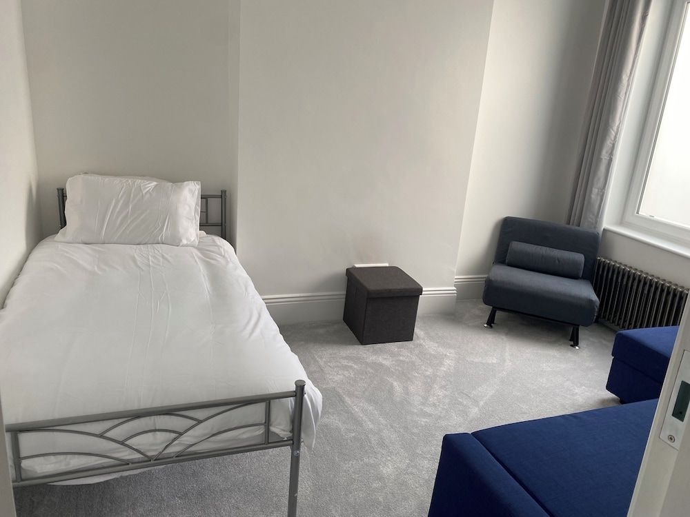 Seaside Bliss Retreat in Folkestone House 5