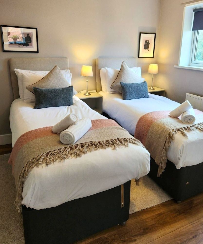 Superior House, 2 Bedrooms