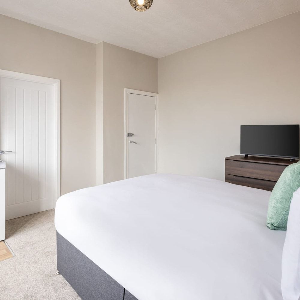 Host Stay Clifton Studio 2