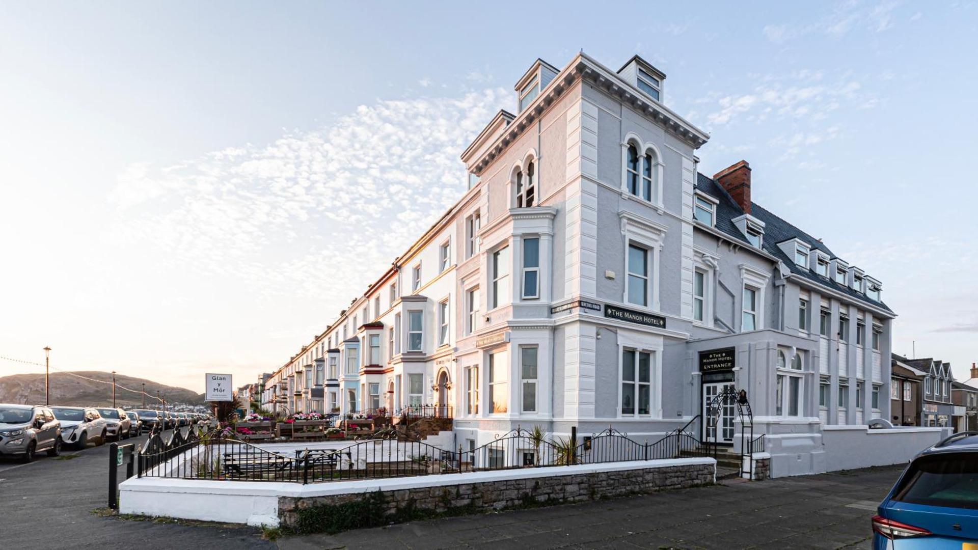 The Manor Hotel