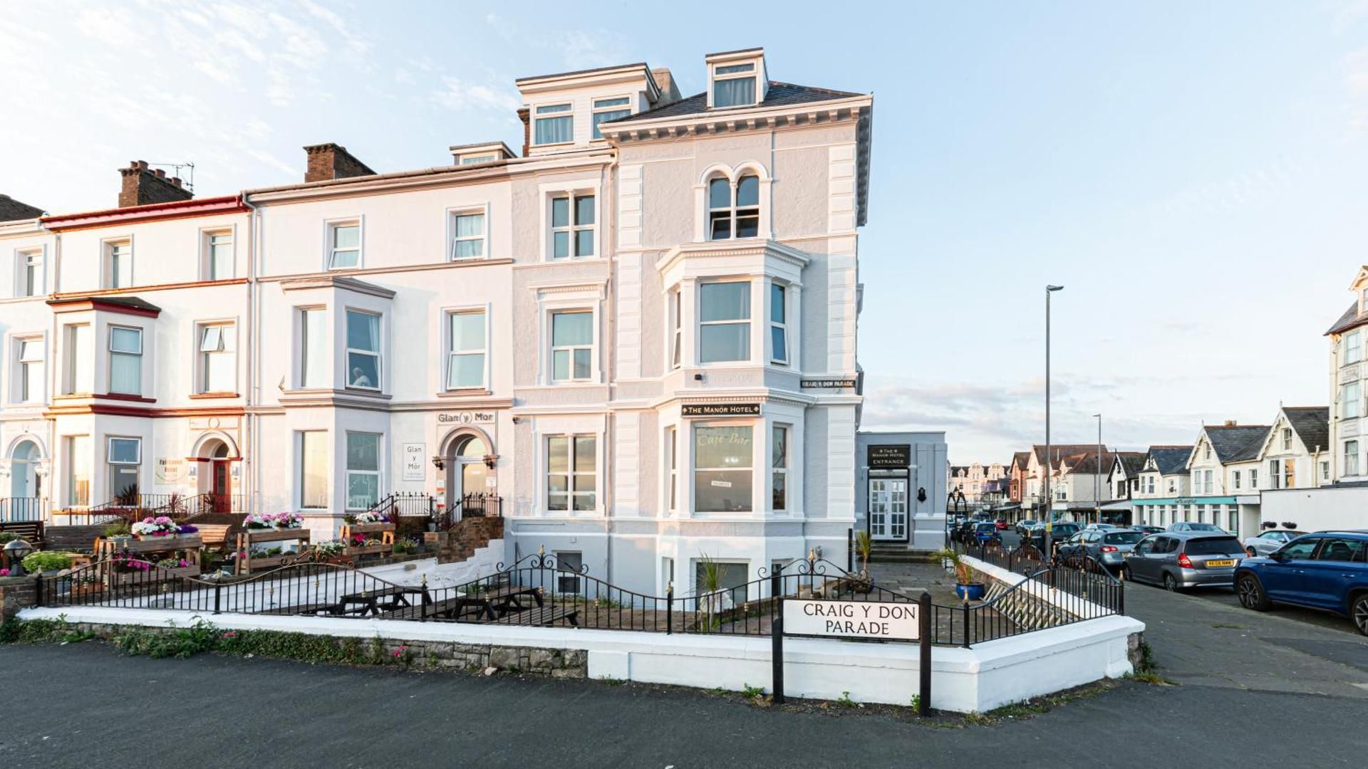 The Manor Hotel
