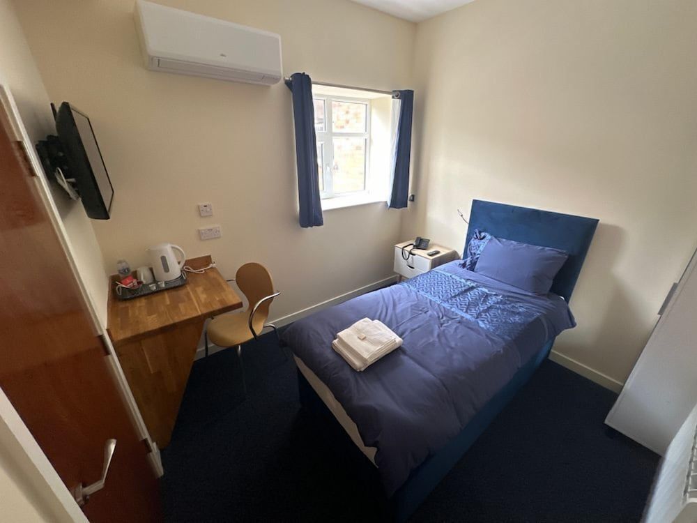 The Carmichael - Hull City Centre Standard Single Room 2