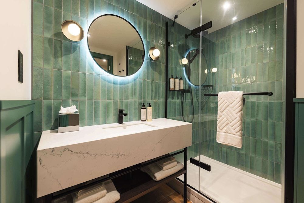 Marcus Hotel Portrush, Tapestry Collection By Hilton Room, 1 King Bed 8