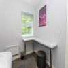 Lovely One-bedroom Serviced Apartment in Eccles