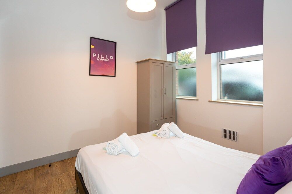 Spacious, Apartment Close to Manchester City Centre By Pillo Rooms Apartment