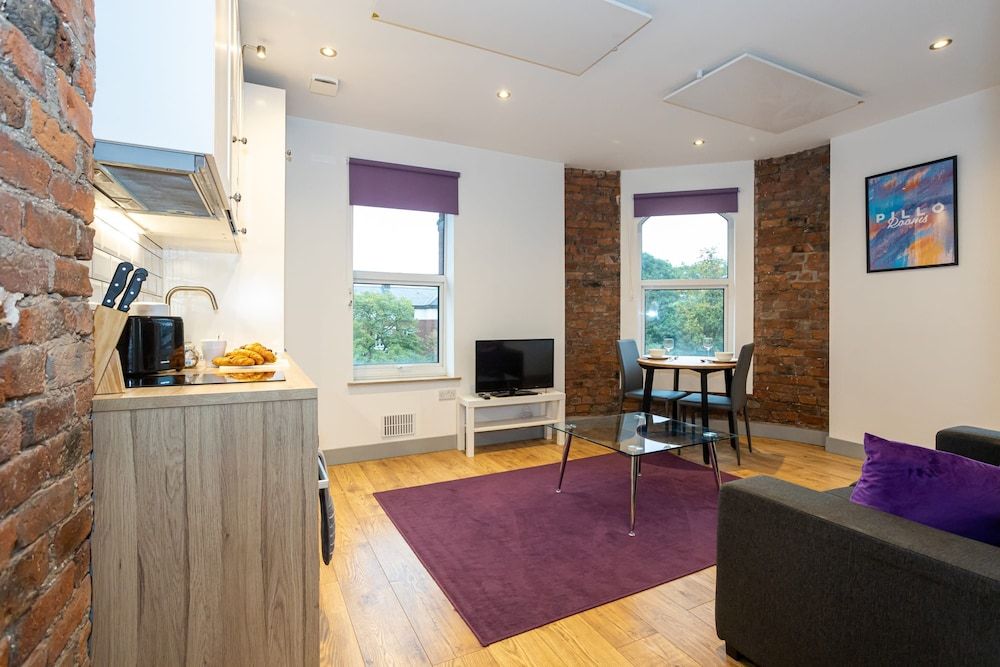 Spacious, Apartment Close to Manchester City Centre By Pillo Rooms Apartment 23