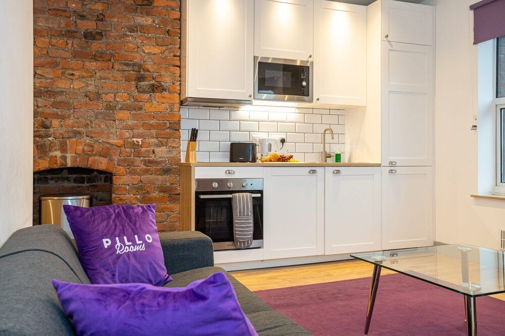 Spacious, Apartment Close to Manchester City Centre By Pillo Rooms Apartment 25