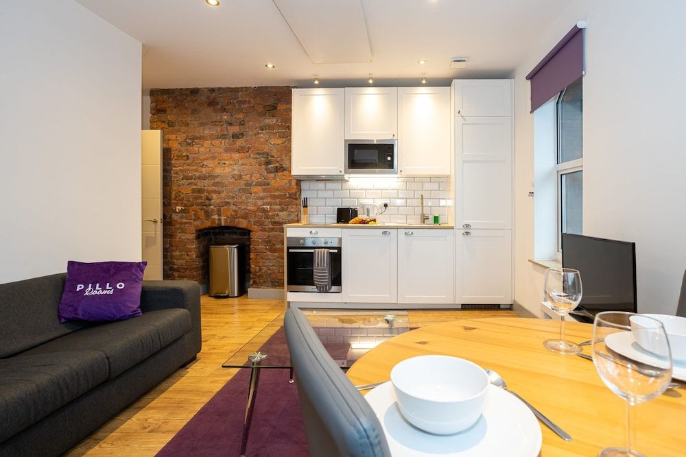 Spacious, Apartment Close to Manchester City Centre By Pillo Rooms Apartment 26