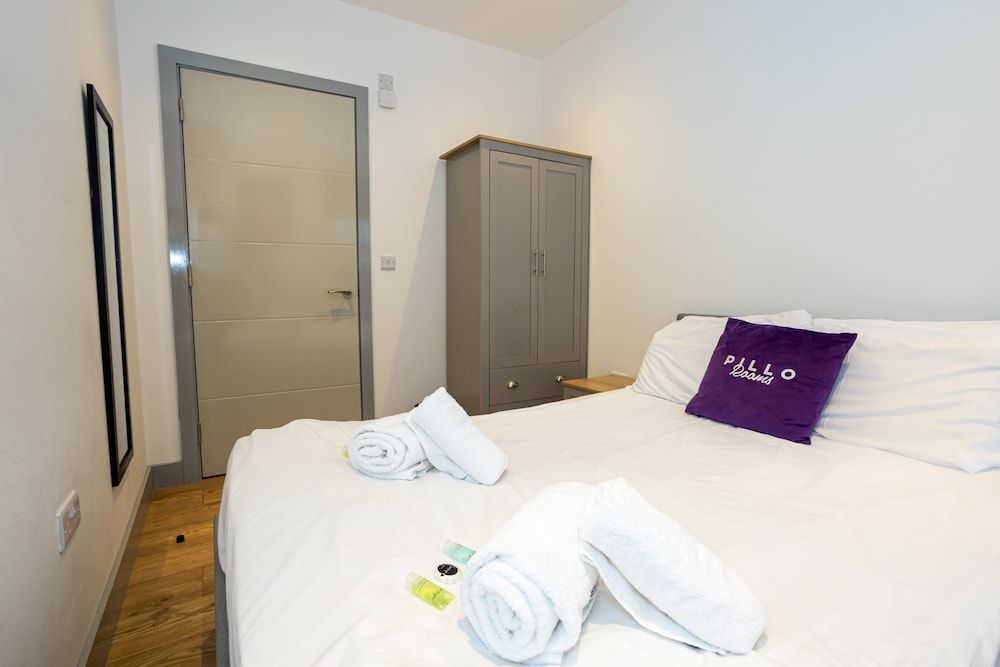 Spacious, Apartment Close to Manchester City Centre By Pillo Rooms Apartment 8