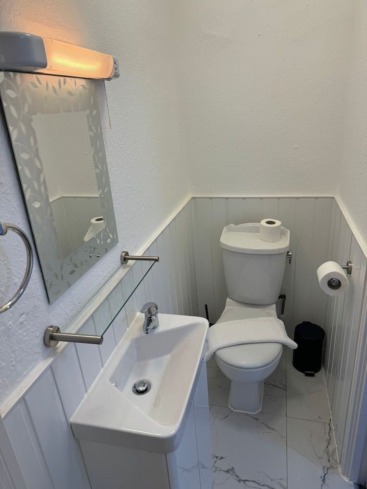 The Paradise Guest House Standard Double Room, Private Bathroom 5