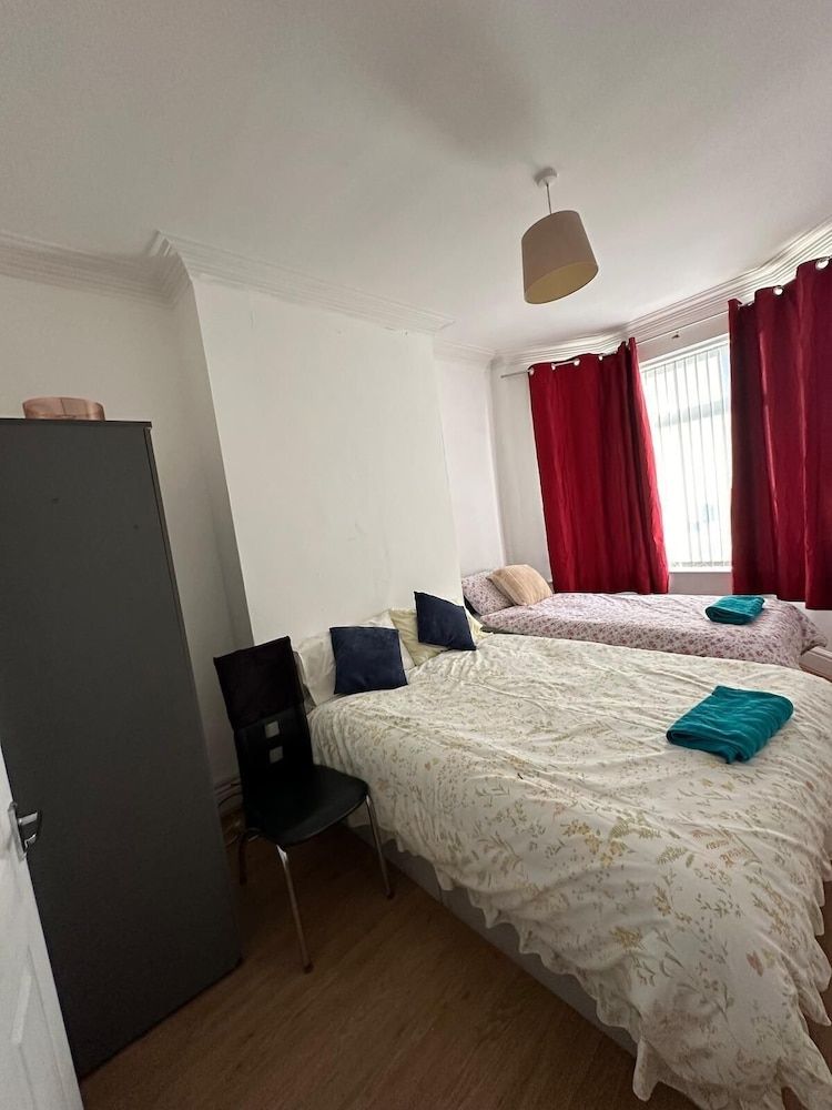 Doncaster Dream House Retreat House 3