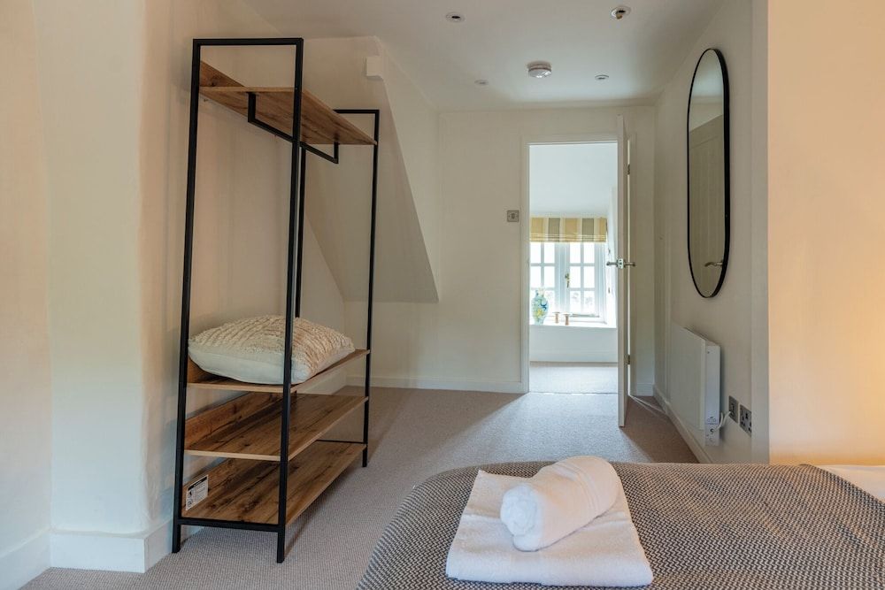 Cosy 2BD Cottage Near Daylesford House, Patio, City View 20