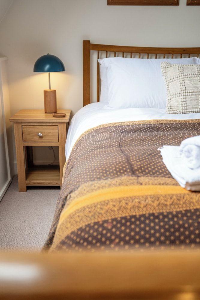 Cosy 2BD Cottage Near Daylesford House, Patio, City View 8