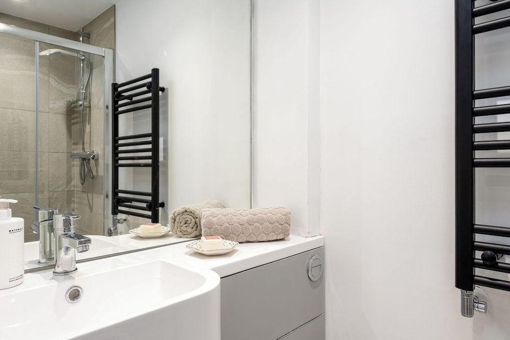 48 Park Street Deluxe Apartment, 1 Double Bed, Non Smoking, Kitchen 5