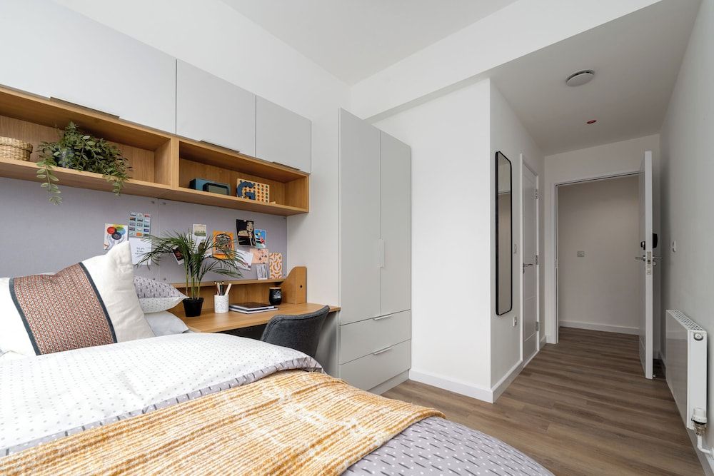 48 Park Street Deluxe Apartment, 3 Bedrooms, Non Smoking, Private Bathroom 3