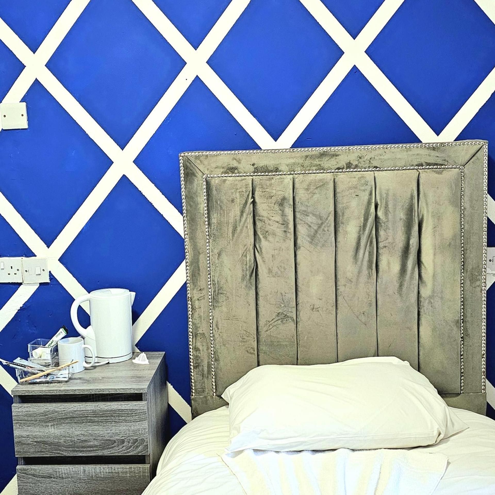 Single room-Standard-Ensuite with Shower-Courtyard view