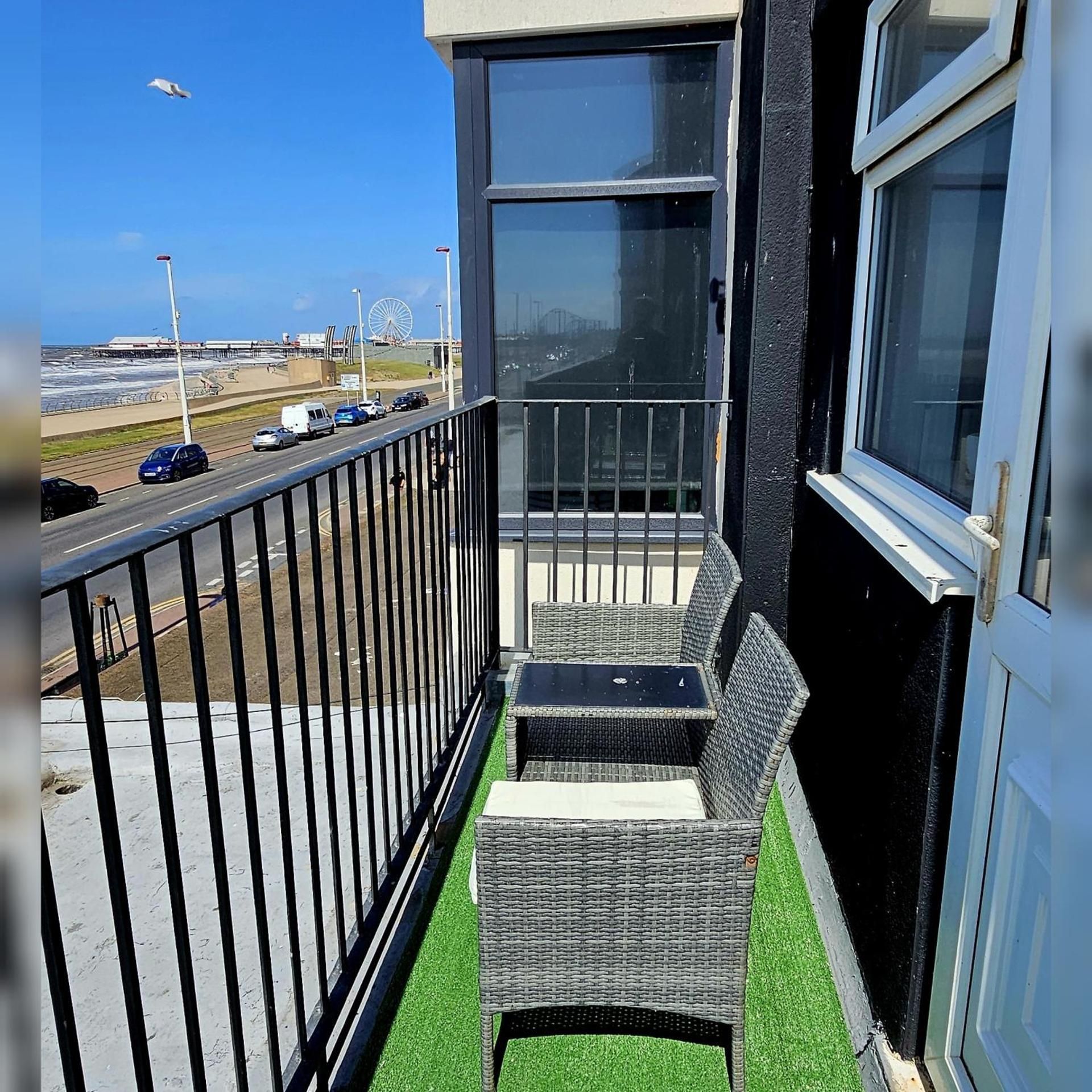 Double room-Classic-Ensuite with Shower-Sea view-& Balcony