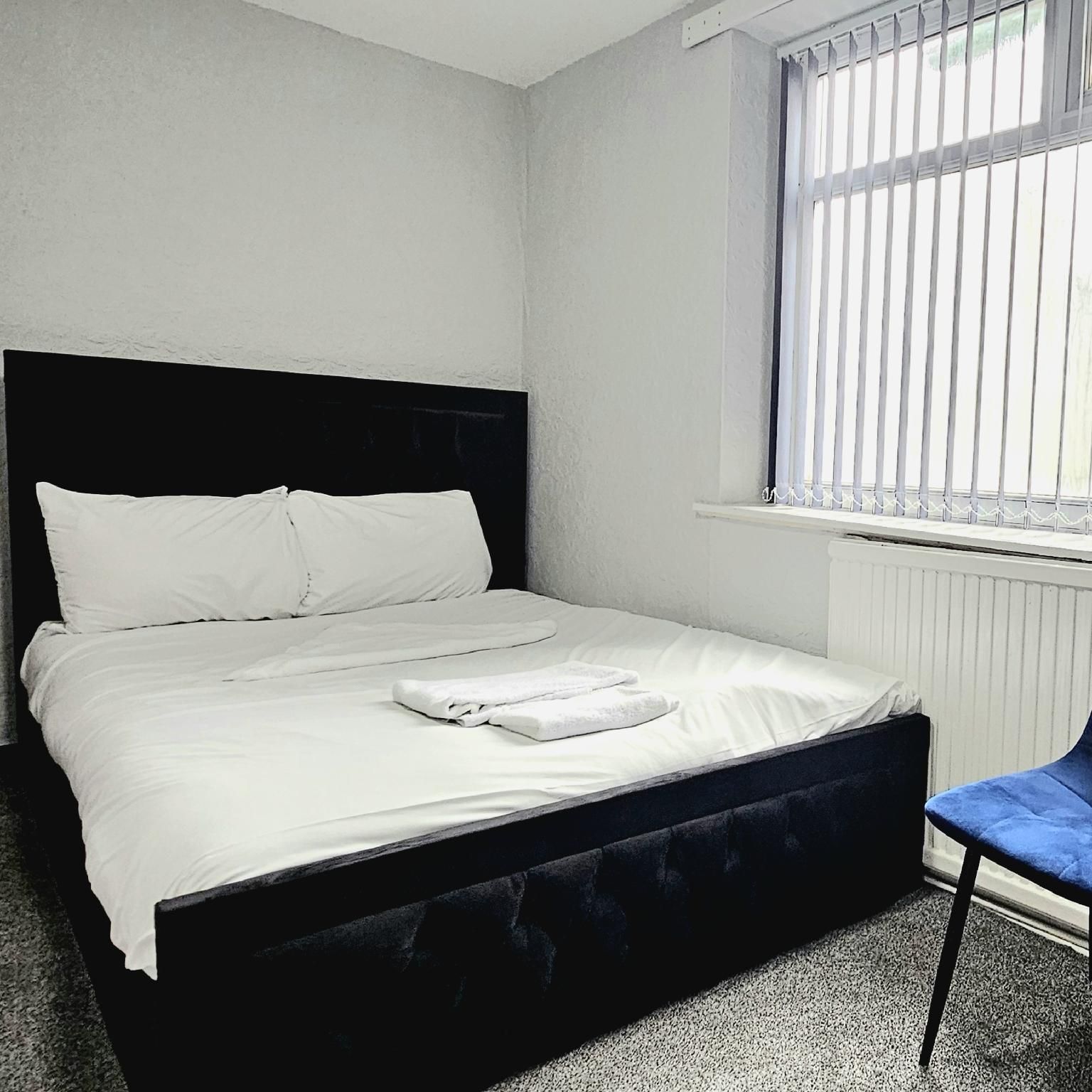 Bunk bed -Family room-Ensuite with Shower-Courtyard view