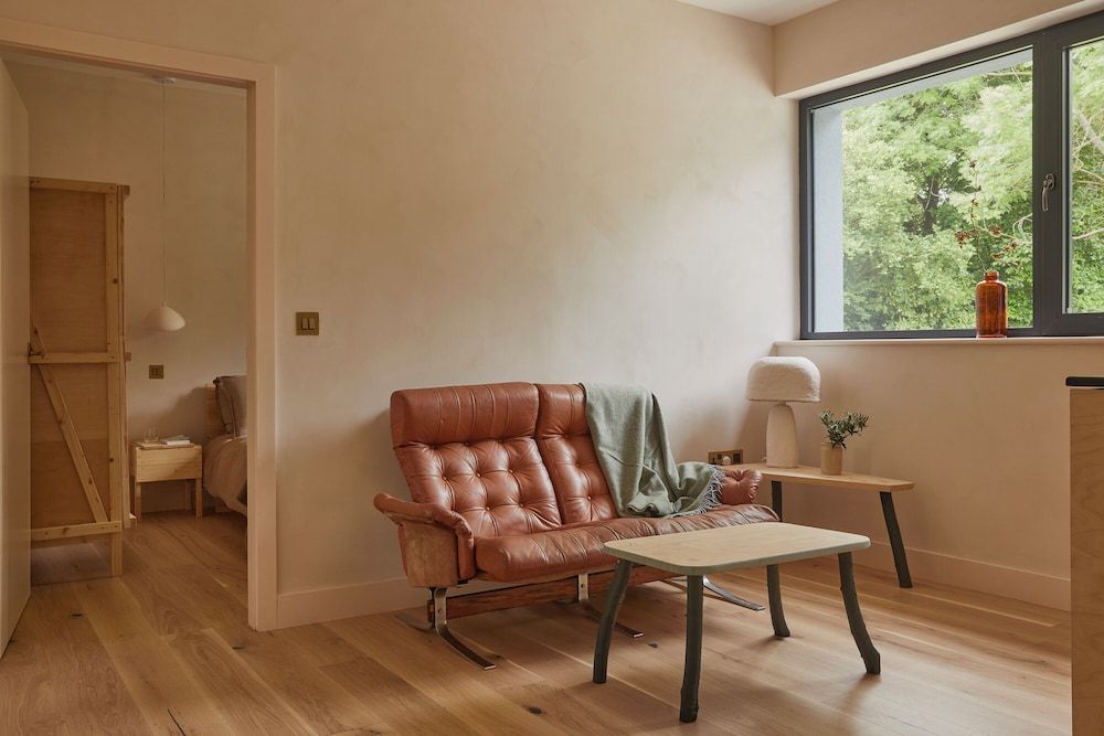 Yarn Yarn - Arlo Luxury King Suite 5