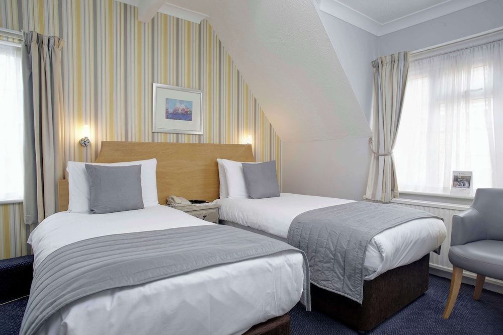 Best Western Reading Calcot Hotel Superior Room, 2 Twin Beds, Non Smoking 2