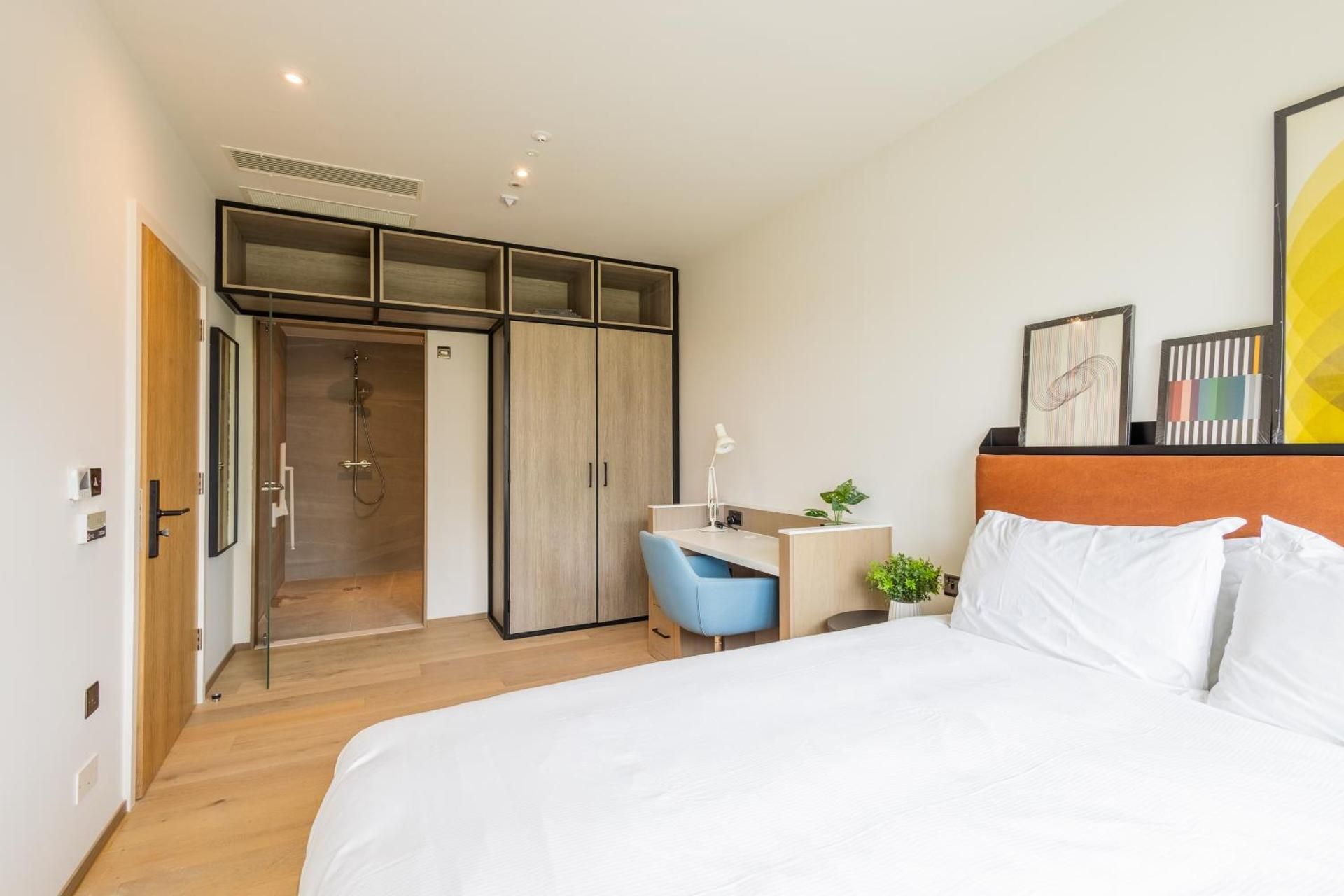 Classic One-Bedroom Apartment with King Bed