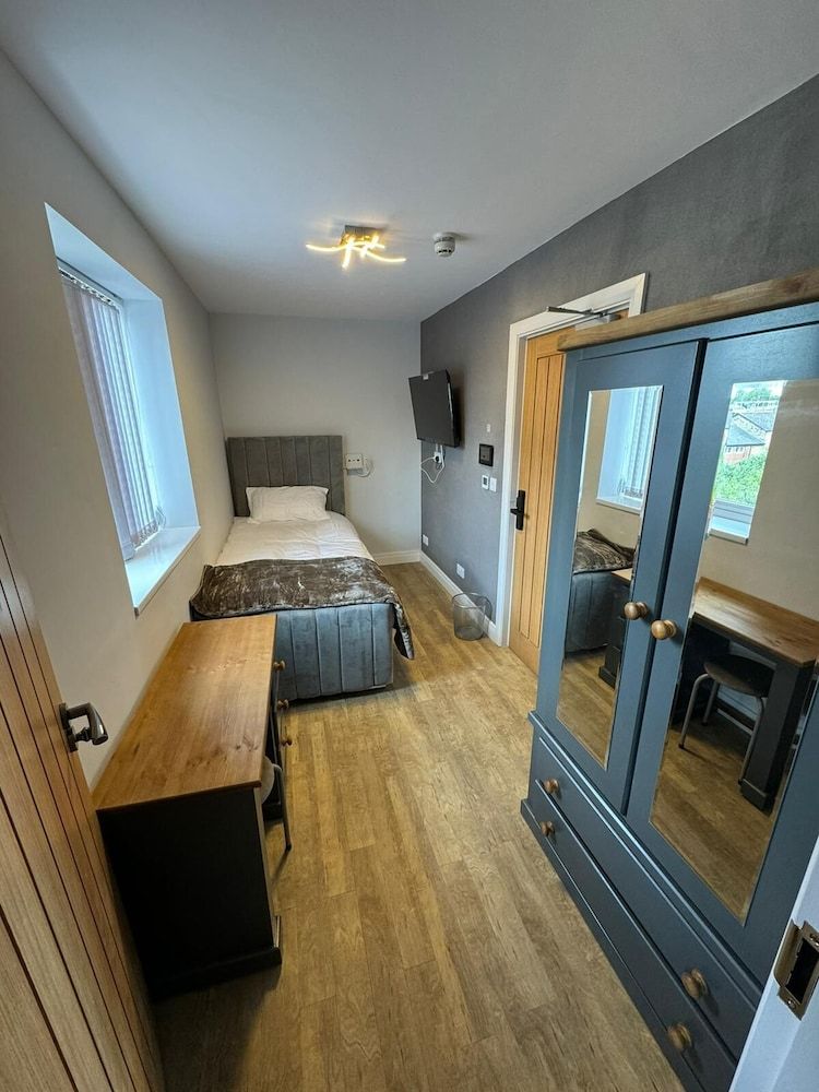 Heart of Hull Hotel Single Room 9