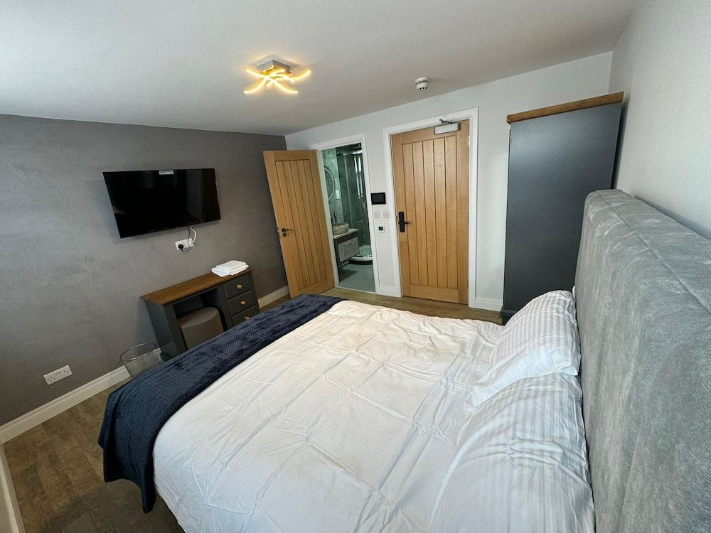 Heart of Hull Hotel Double Room 3