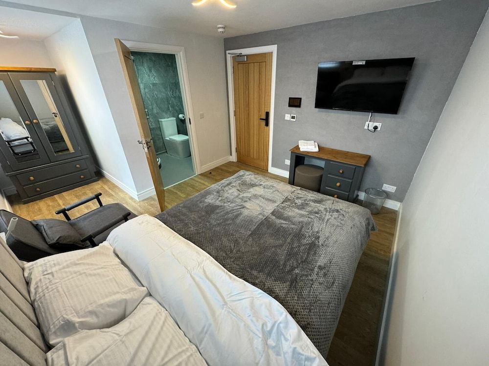 Heart of Hull Hotel Triple Room