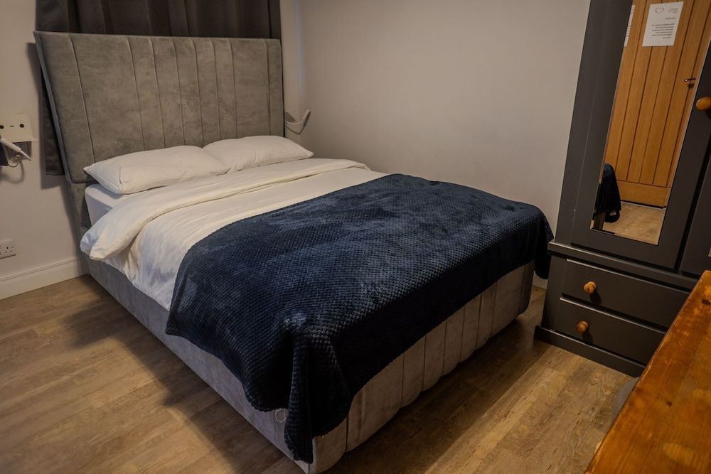 Heart of Hull Hotel Double Room 4