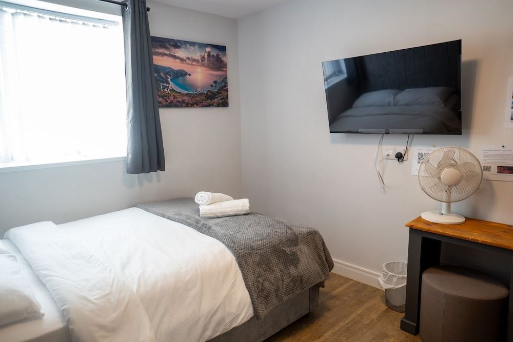 Heart of Hull Hotel Double Room 7