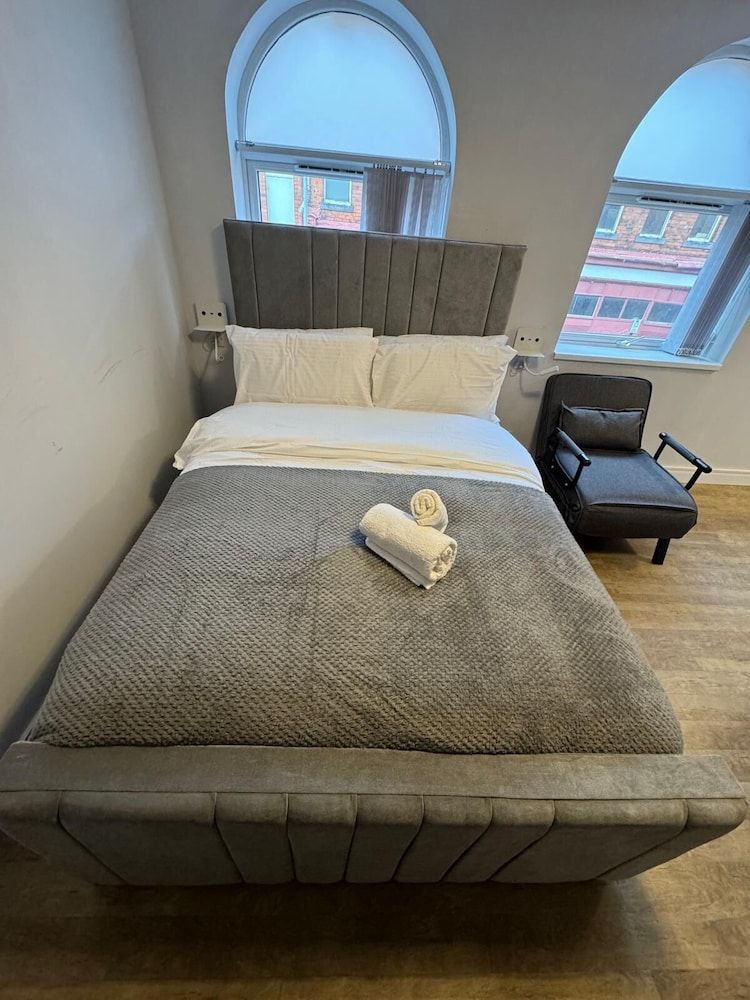 Heart of Hull Hotel Triple Room 7