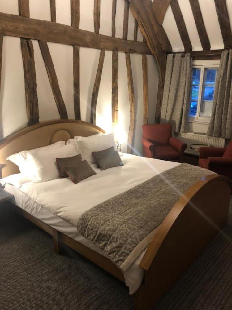 OYO The Greyhound Inn Deluxe Double Room, 1 Double Bed