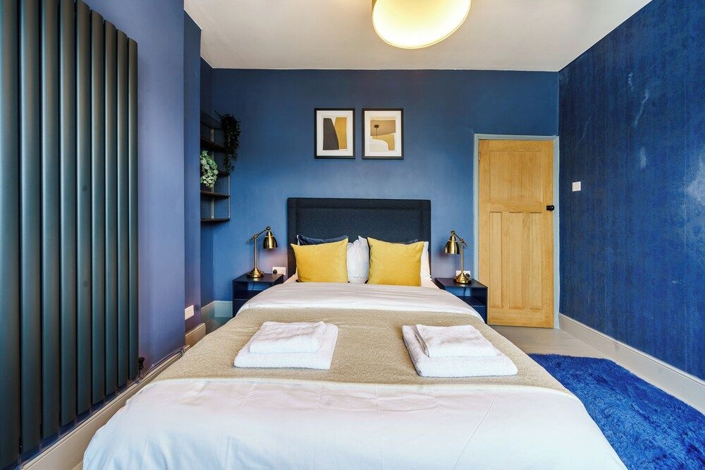 House, 2 Bedrooms, Patio