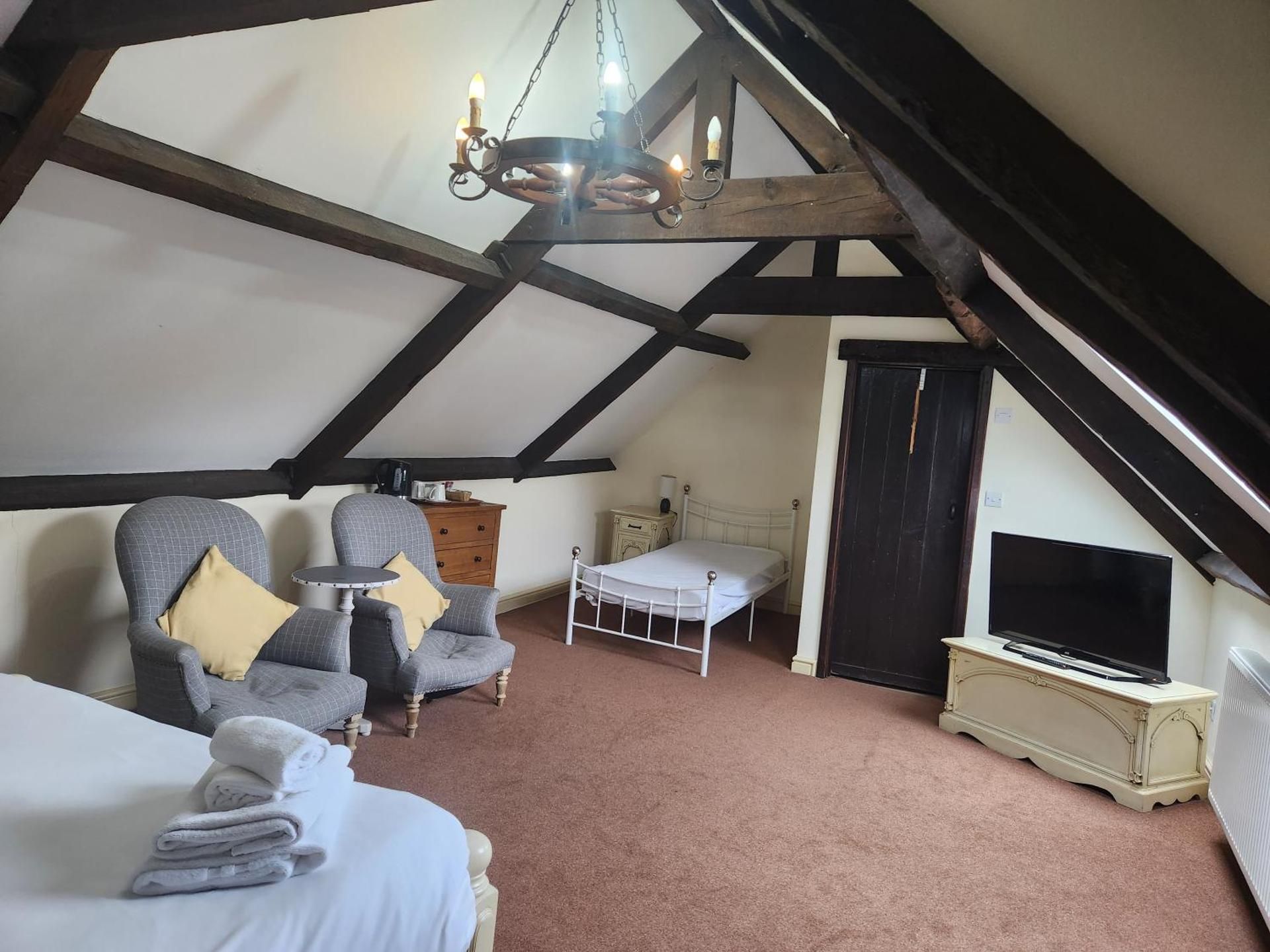 Comfort Triple Room with Shower