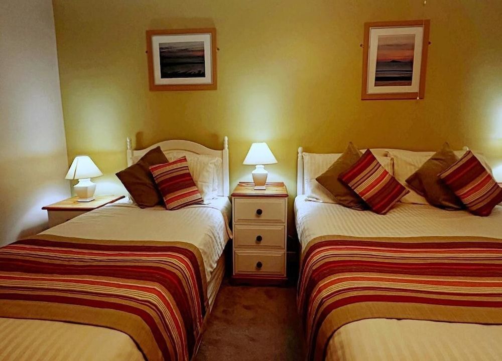 OYO Ocean Haze Hotel Triple Room, Sea View 7