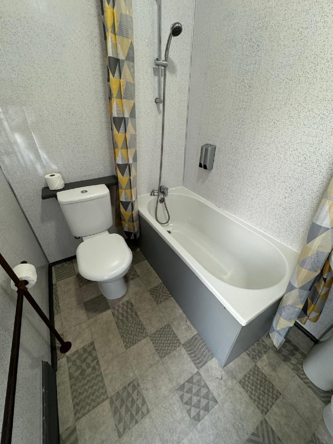 Vinnie's Hotel  Double - 2 People 3