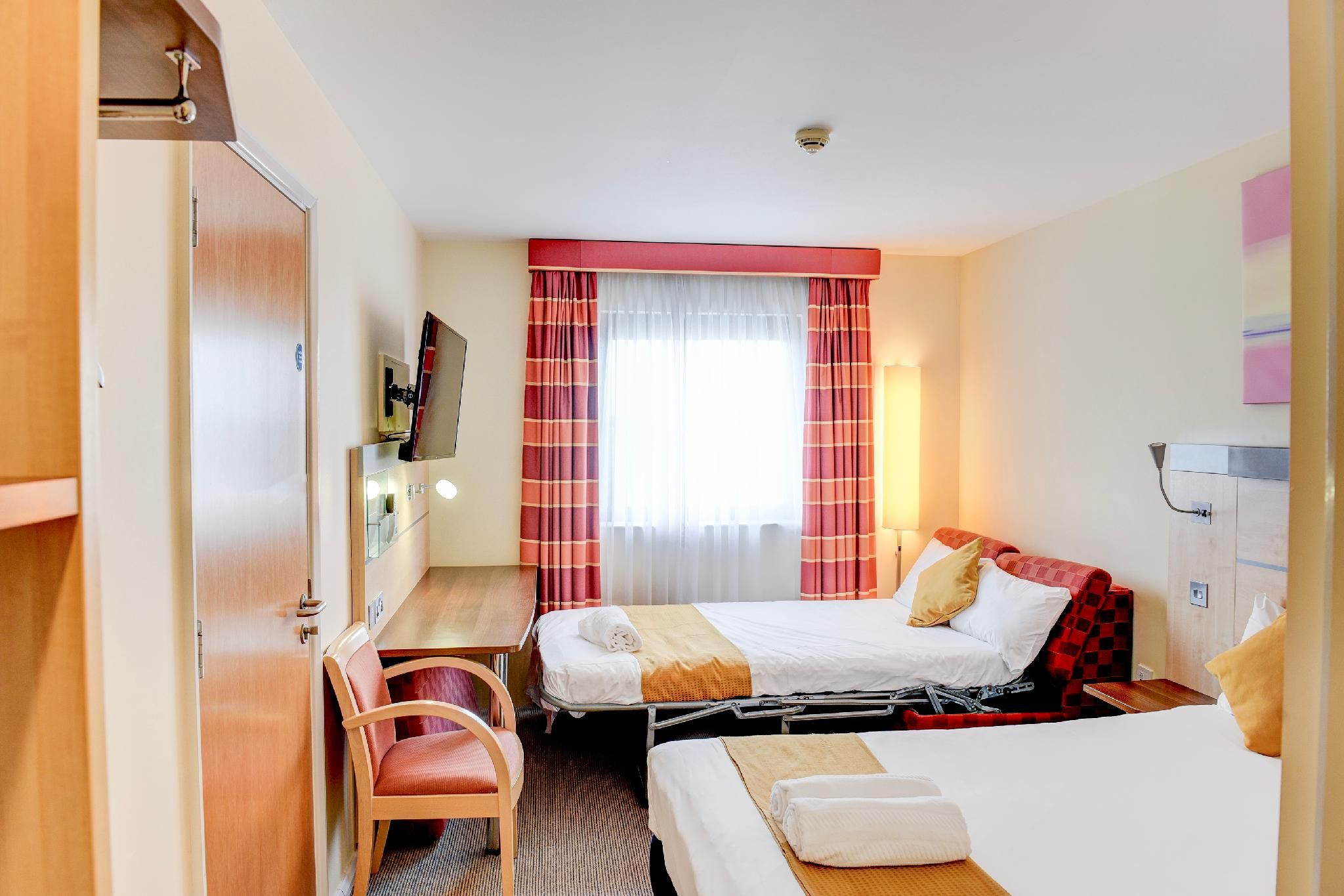Belvilla Aberdeen Bridge of Don Sea VIew - Ex Holiday Inn Express Standard Family of 3 Room