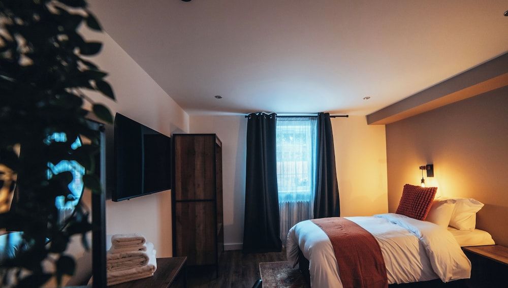 Kings Head Usk Double Room 10